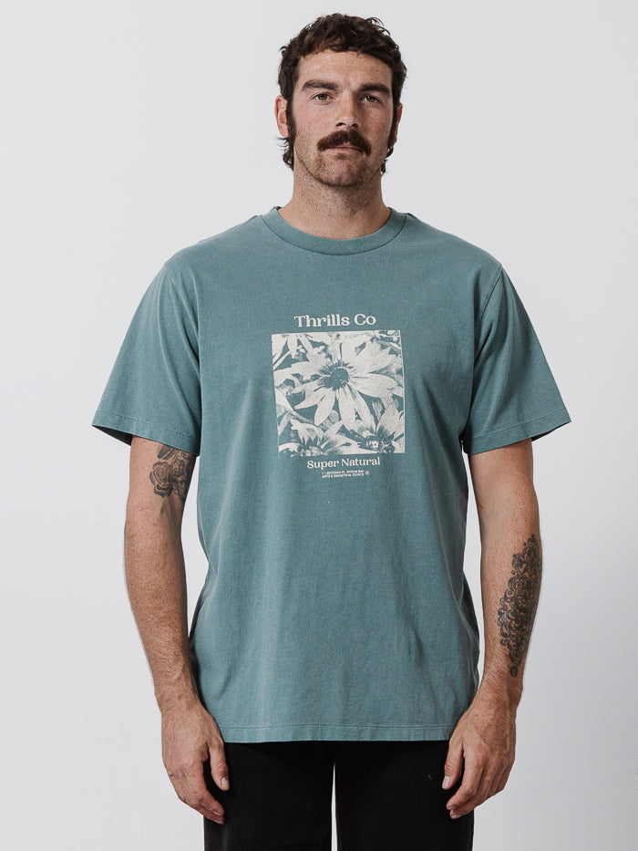 Natural Daisy Merch Fit Tee - Cedar Green